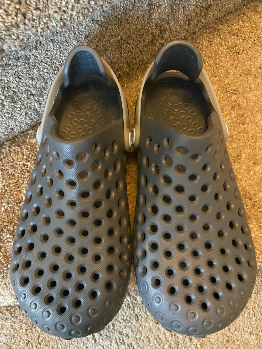 Columbia Women's Gray and Cream Ventilated Slip-On Sandals/clogs/water shoes
